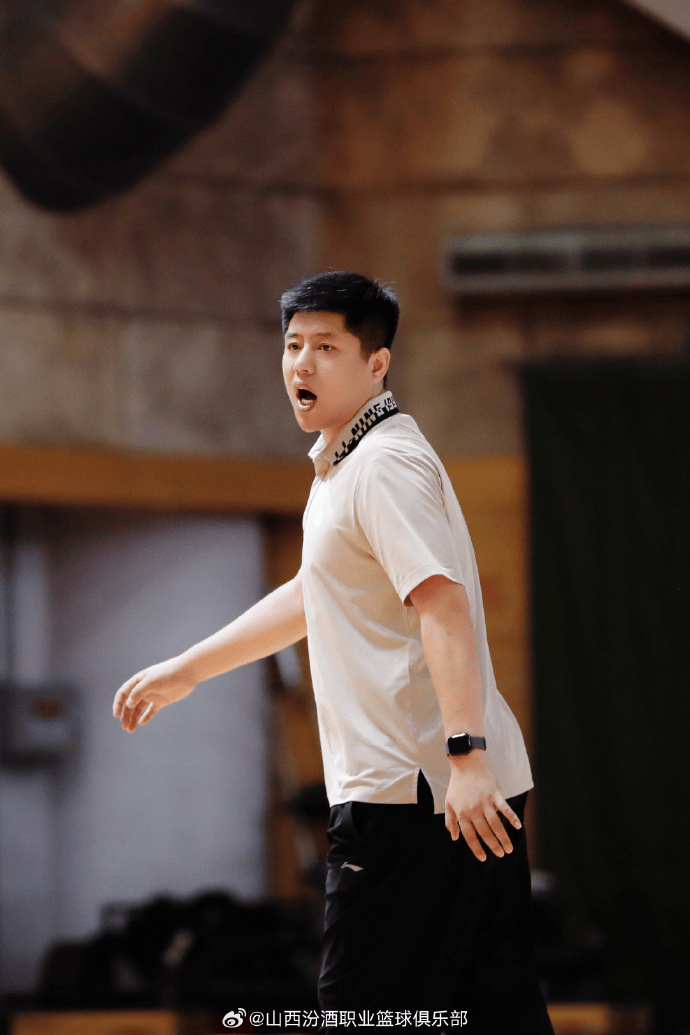 东等人出镜, img