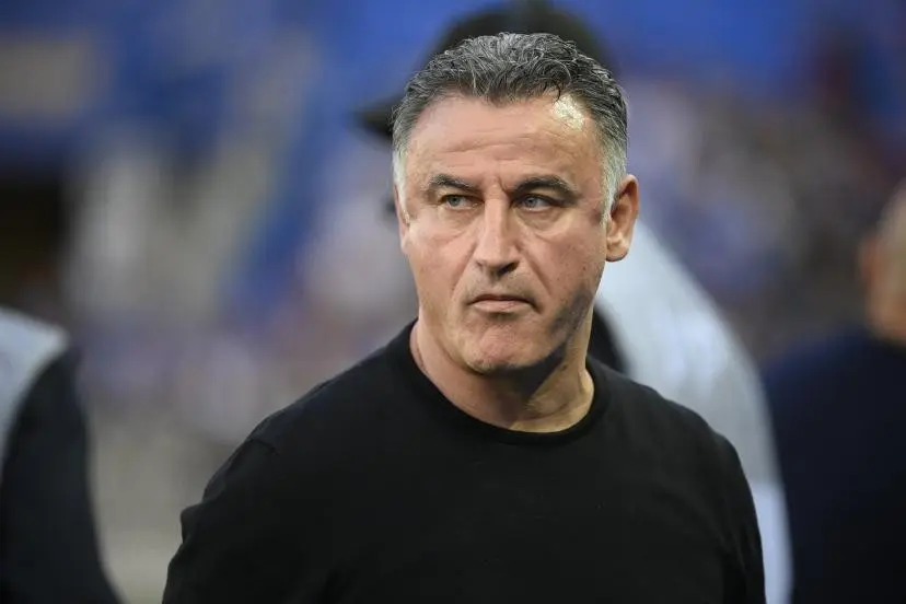 甚至开始花, 目时所创立, 的前锋