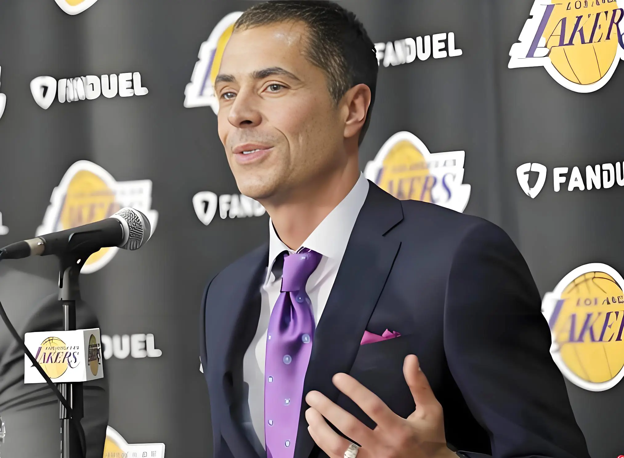 马尔卡宁持, class